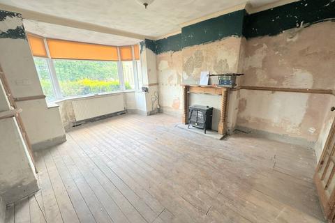 3 bedroom property for sale, Moorlands Crescent, Halifax HX2