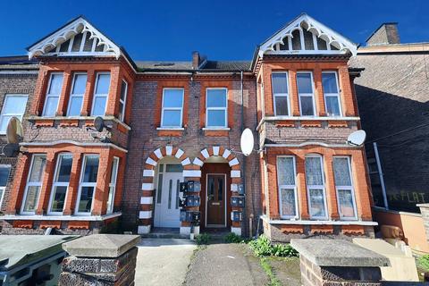1 bedroom flat for sale, Apartment 6, 23-25 Biscot Road, Luton LU3 1AH