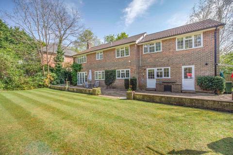 5 bedroom detached house to rent, Ashcroft Park, Cobham, KT11 2DN
