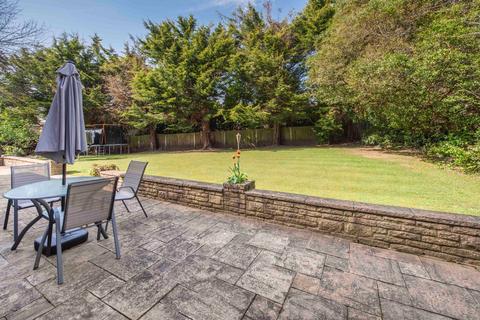 5 bedroom detached house to rent, Ashcroft Park, Cobham, KT11 2DN
