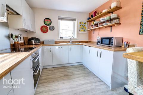 9 Asgolds Way, Askern, Doncaster, DN6 0FF