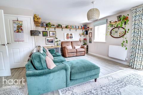 9 Asgolds Way, Askern, Doncaster, DN6 0FF