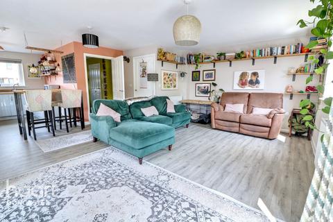 9 Asgolds Way, Askern, Doncaster, DN6 0FF