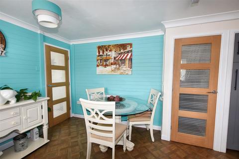 4 Ballard Close, Four Lanes, Redruth, TR16 6QN