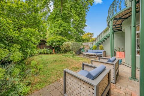 2 bedroom flat for sale, Garden Apartment, Belsize Park Gardens, Belsize Park, NW3
