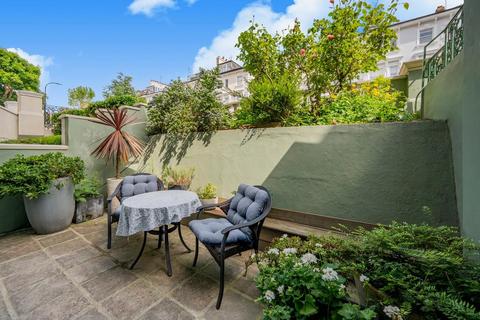 2 bedroom flat for sale, Garden Apartment, Belsize Park Gardens, Belsize Park, NW3