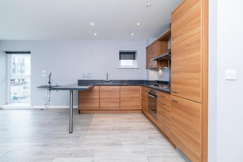 2 bedroom apartment to rent, Carmichael Avenue, Greenhithe DA9