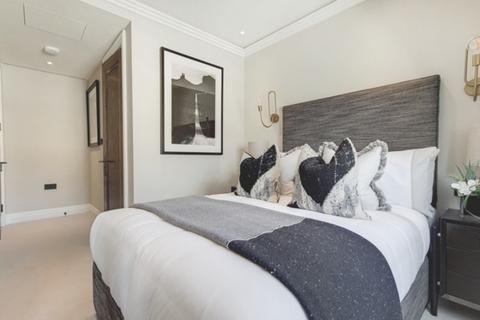 3 bedroom coach house to rent, London W8