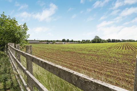 5 bedroom end of terrace house for sale, Hart Walk, Bicester, OX25