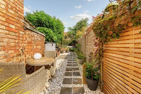 38 Lawrence Road, London, W5 4XH