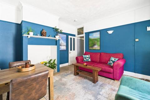 21 Warwick Gardens, Worthing, BN11 1PF