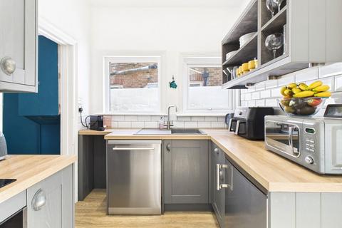 21 Warwick Gardens, Worthing, BN11 1PF