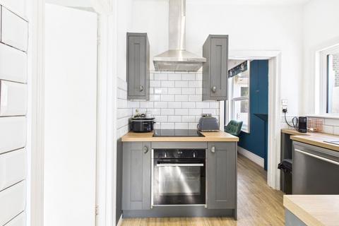 21 Warwick Gardens, Worthing, BN11 1PF