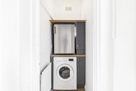21 Warwick Gardens, Worthing, BN11 1PF