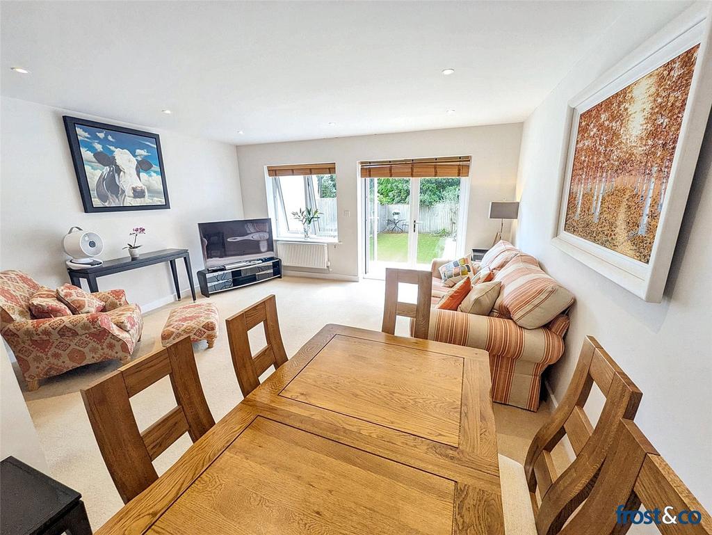 Dining/Lounge