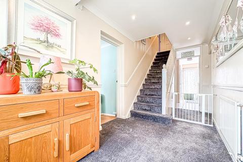 10 Brackendale Close, Hockley, SS5 5AP