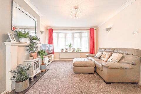 10 Brackendale Close, Hockley, SS5 5AP