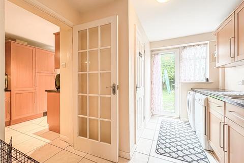 10 Brackendale Close, Hockley, SS5 5AP