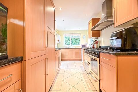 10 Brackendale Close, Hockley, SS5 5AP