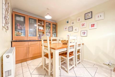 10 Brackendale Close, Hockley, SS5 5AP
