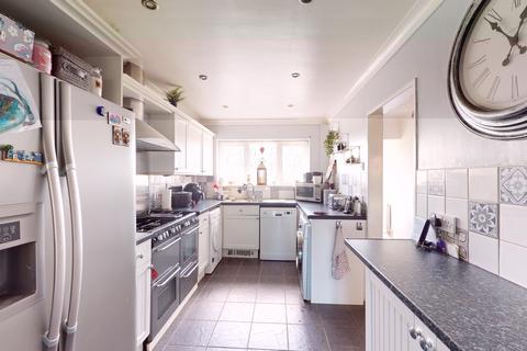 5 bedroom detached house for sale, Dent-de-Lion Road, Margate, CT9