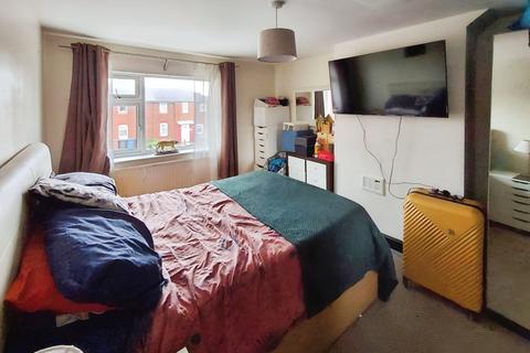 3 bedroom semi-detached house for sale, Oakmere Avenue, Eccles, M30
