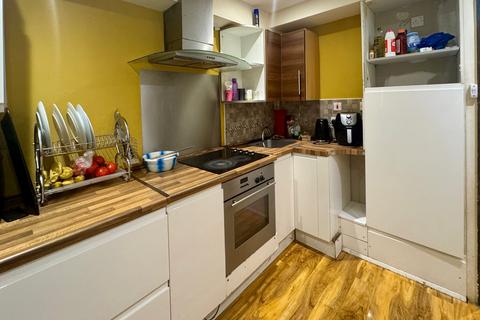 2 bedroom maisonette for sale, Renown Close, Croydon, CR0