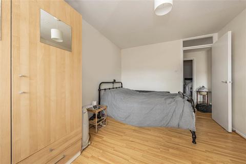 2 bedroom apartment for sale, Tintern Close, London, SW19