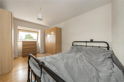 17 Tintern Close, London, SW19 1DP