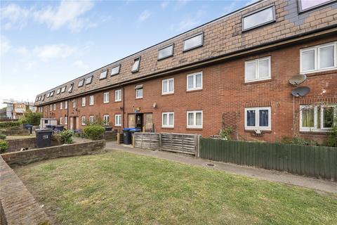 17 Tintern Close, London, SW19 1DP