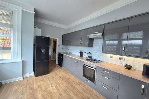 Flat 2, St Mildreds Court Beach Road, Westgate-on-sea, CT8 8AE