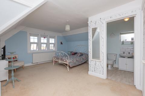 Flat 2, St Mildreds Court Beach Road, Westgate-on-sea, CT8 8AE