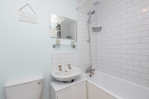 Flat 2, St Mildreds Court Beach Road, Westgate-on-sea, CT8 8AE