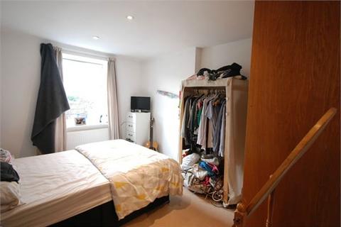 2 bedroom apartment to rent, Trinity Road, Wandsworth Common SW17