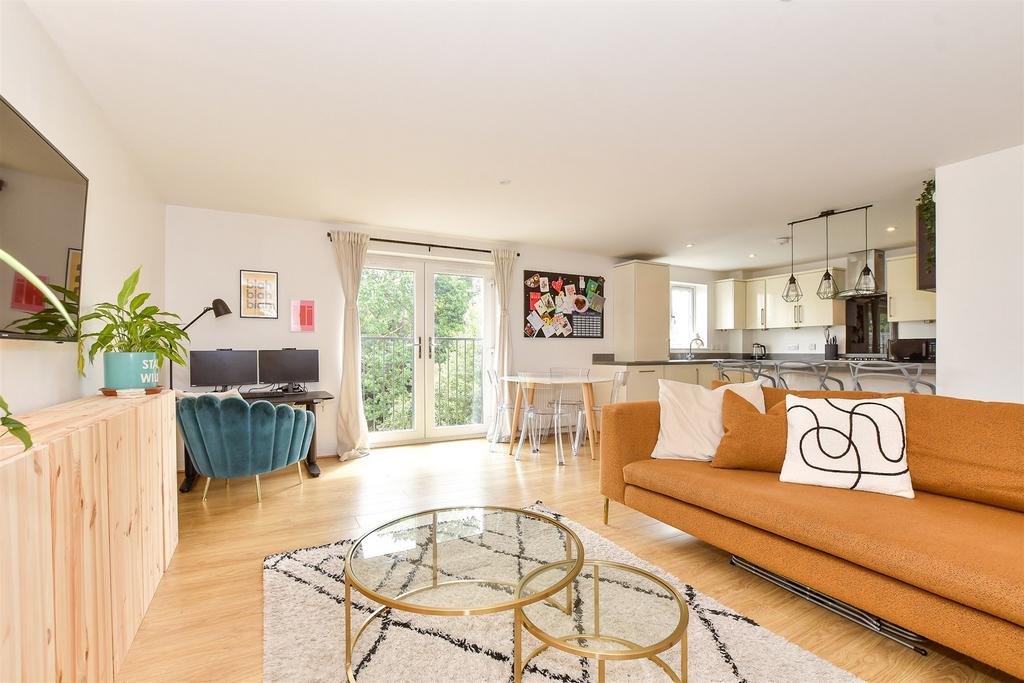 Lounge/ Diner/ Kitchen