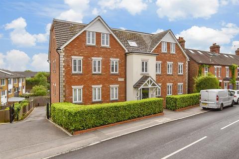 2 bedroom flat for sale, Greyhound House, Tonbridge TN10