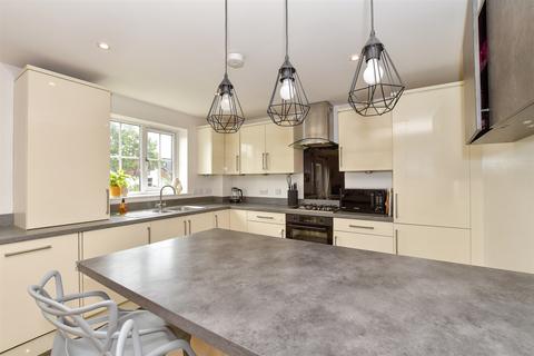 2 bedroom flat for sale, Greyhound House, Tonbridge TN10