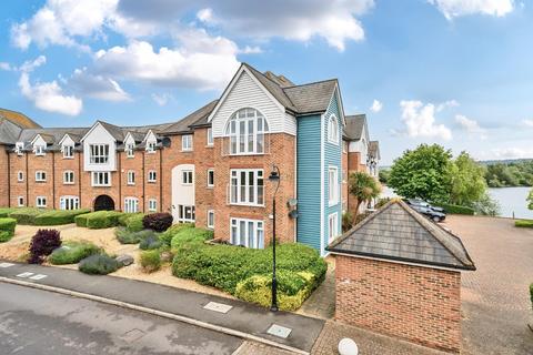 2 bedroom apartment for sale, The Lakes, Larkfield, Aylesford