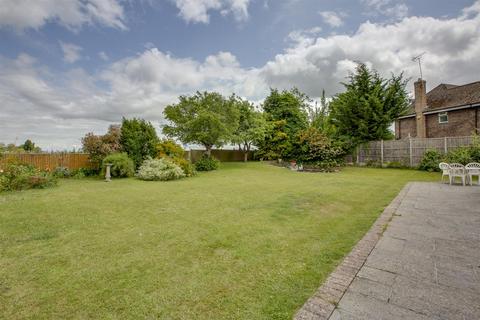 5 bedroom detached house for sale, Mayflower Close, Aylesbury HP17