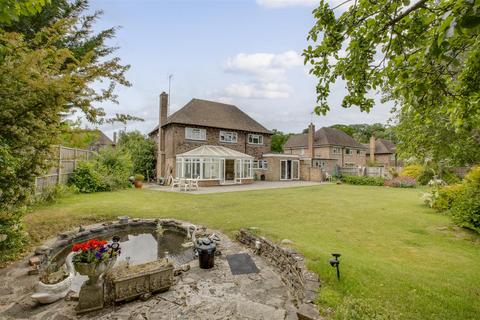 5 bedroom detached house for sale, Mayflower Close, Aylesbury HP17