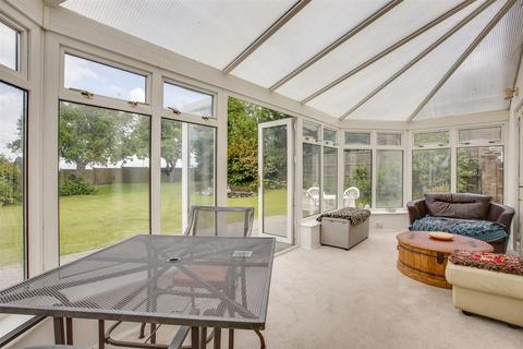 5 bedroom detached house for sale, Mayflower Close, Aylesbury HP17