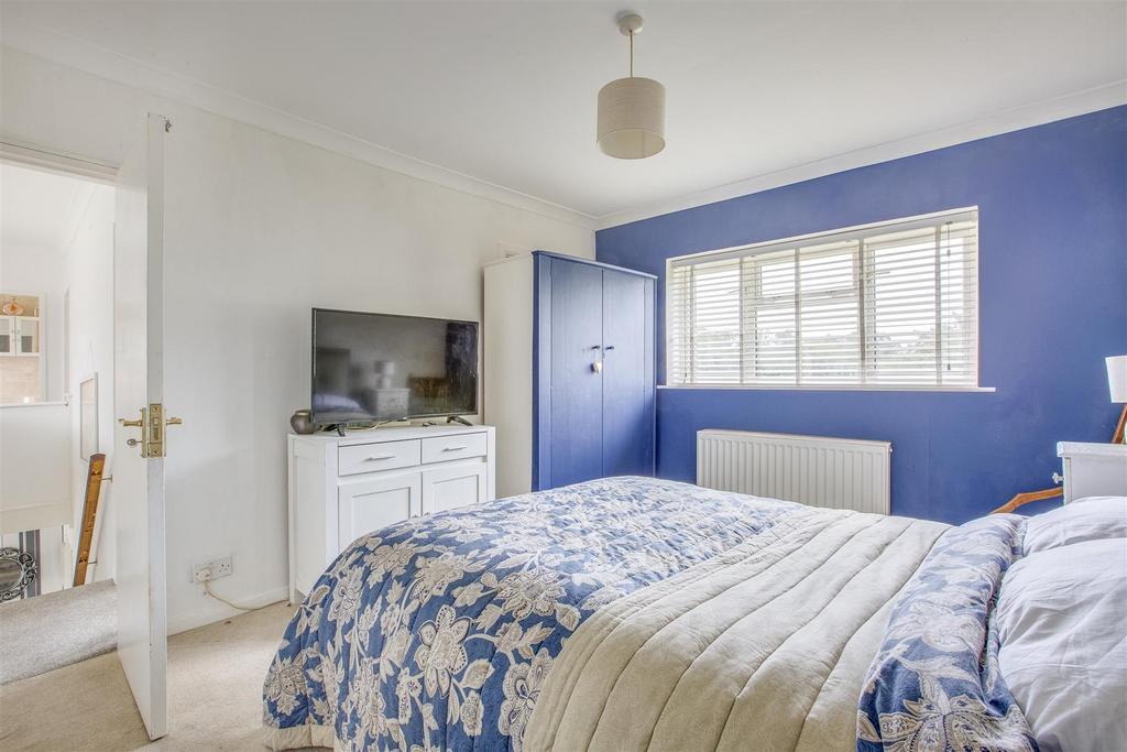 2 Mayflower Close, HP17 8 QH-5.jpg