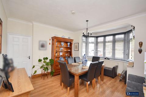 5 bedroom detached house for sale, Recreation Avenue, Harold Wood, Romford, RM3