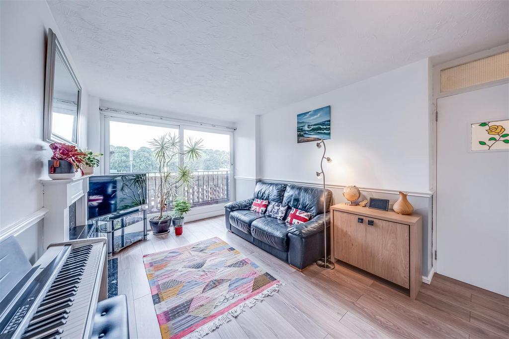Lounge/Kitchen