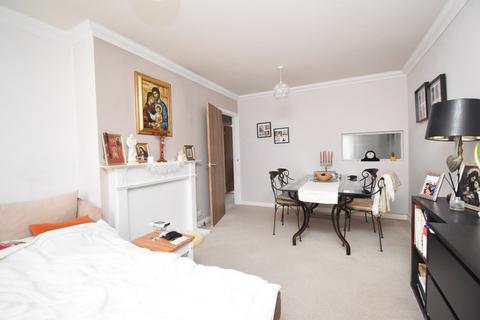 undefined, New Zealand Avenue, Walton-on-Thames, KT12