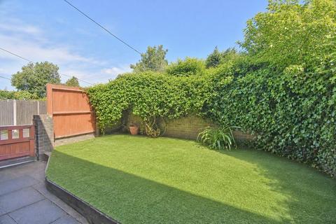 2 bedroom maisonette for sale, New Zealand Avenue, Walton-on-Thames, KT12
