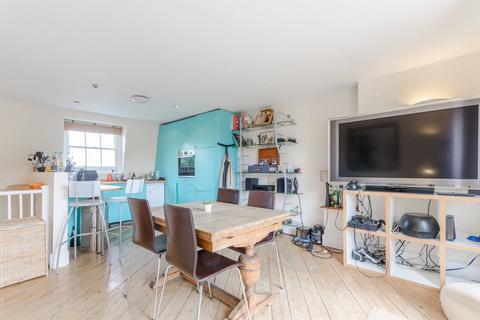 2 bedroom flat to rent, Cross Street, Islington, London, N1