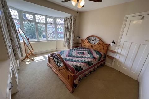 76 Park Road, Hounslow, TW3 2HB