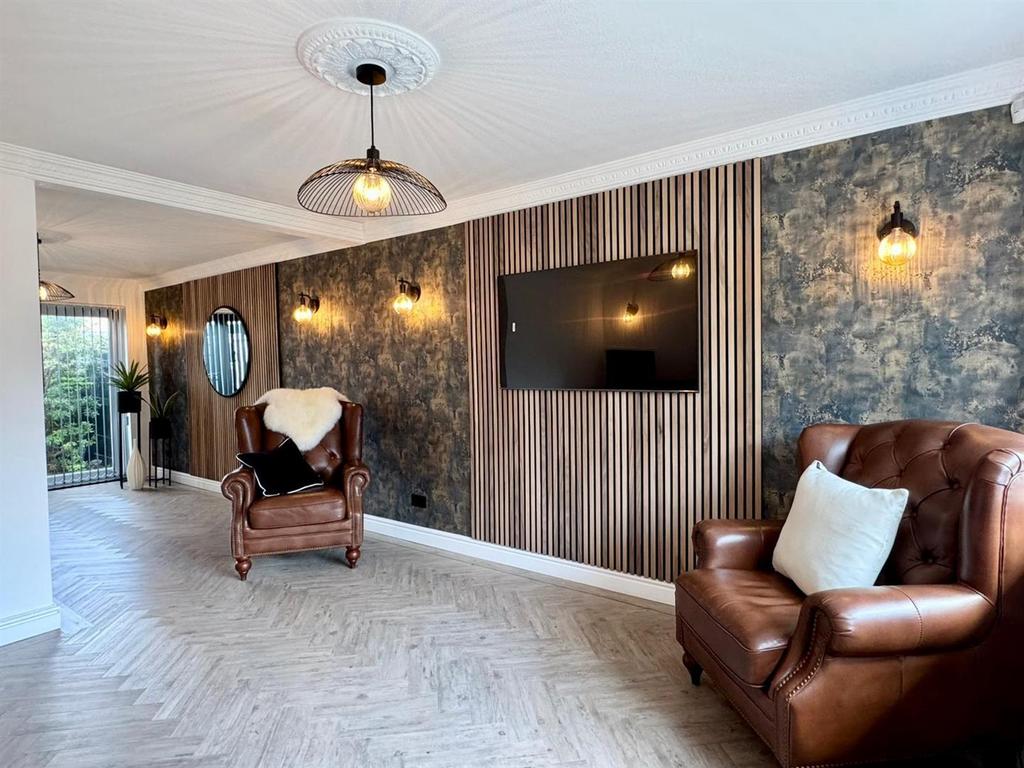 Lounge (1).jpg