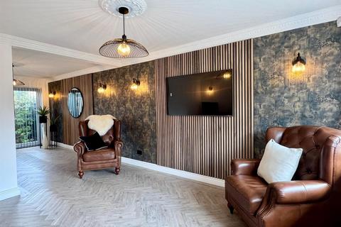 62 Farnborough Road, Birmingham, B35 7JE